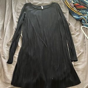 Long sleeve mini dress. Black. Size Med.